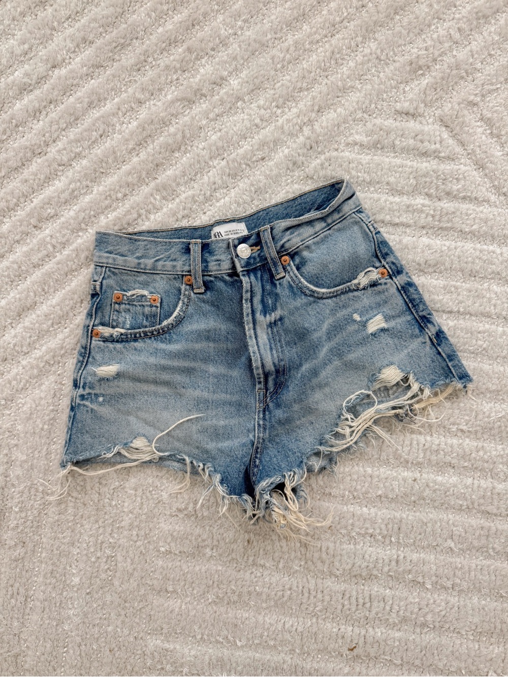 Zara High-Rise Distressed Denim Shorts - Light Blue Size 0